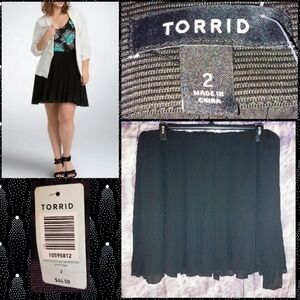 Torrid brand Black Pleated Chiffon Mini Skirt Sz 2|2X|18/20